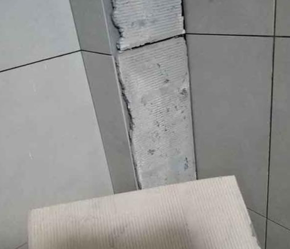 栖霞瓷砖空鼓维修公司分享下厨房瓷砖脱落的补救措施。